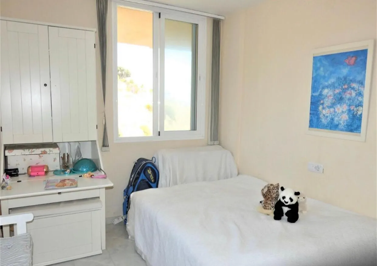 Apartamento La Perla en Playa Semi privada Benalmádena