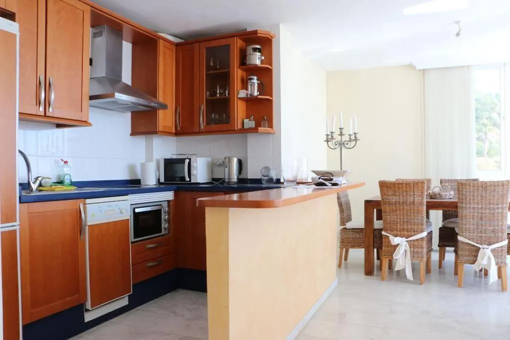 Apartamento La Perla en Playa Semi privada Benalmádena