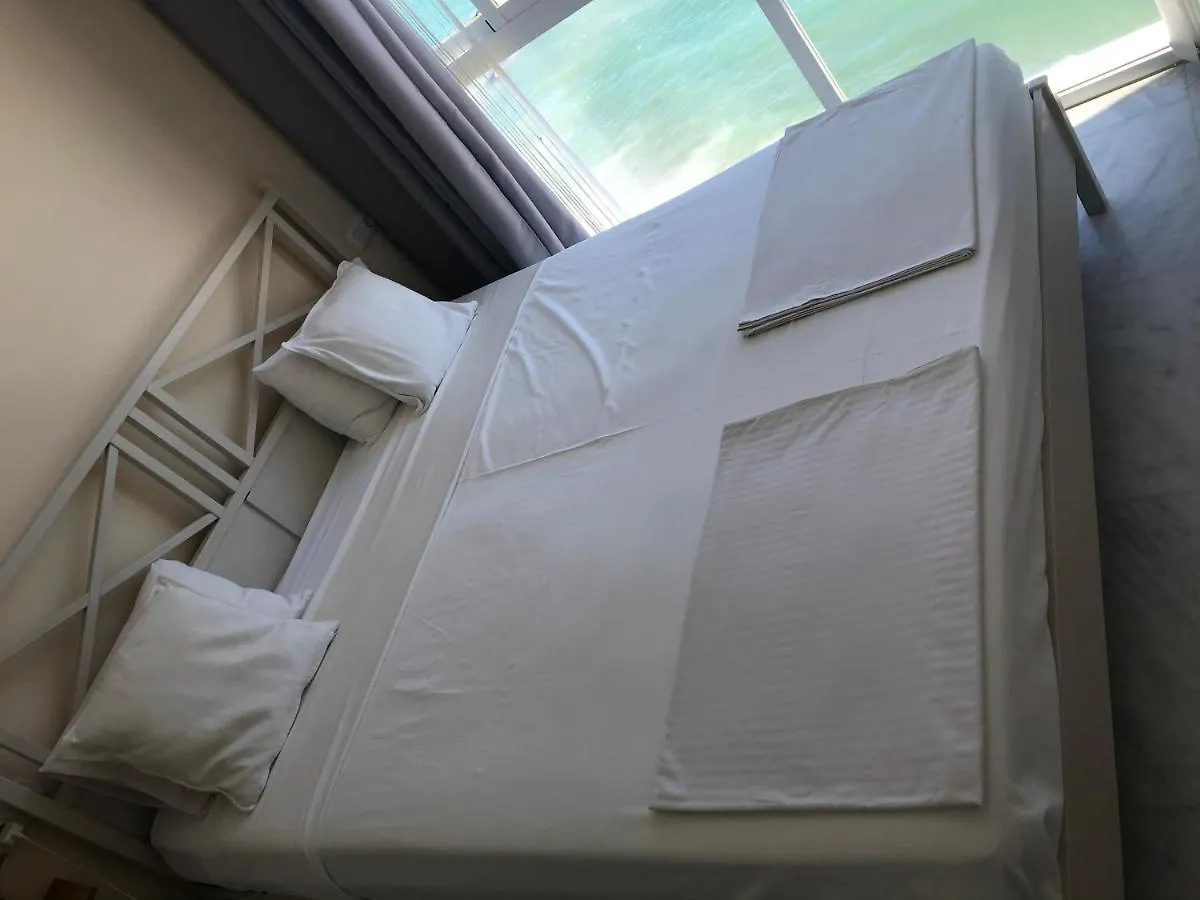 דירה בנאלמדנה The Pearl With Private Beach Access ספרד